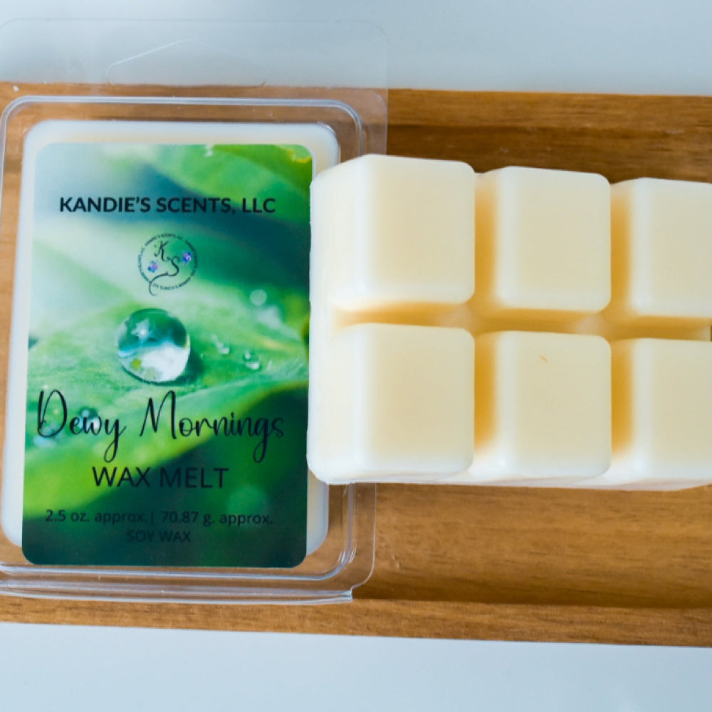 Soy wax melts in light, fresh fragrance for morning calm