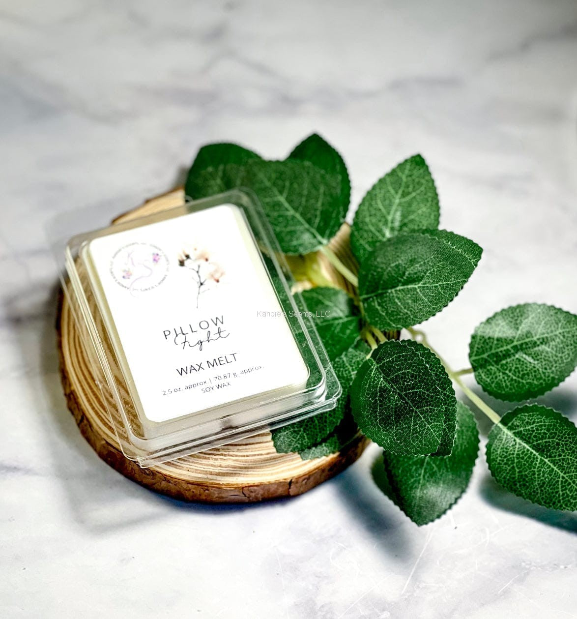 2.5 oz soy wax melts with fresh linen-inspired fragrance