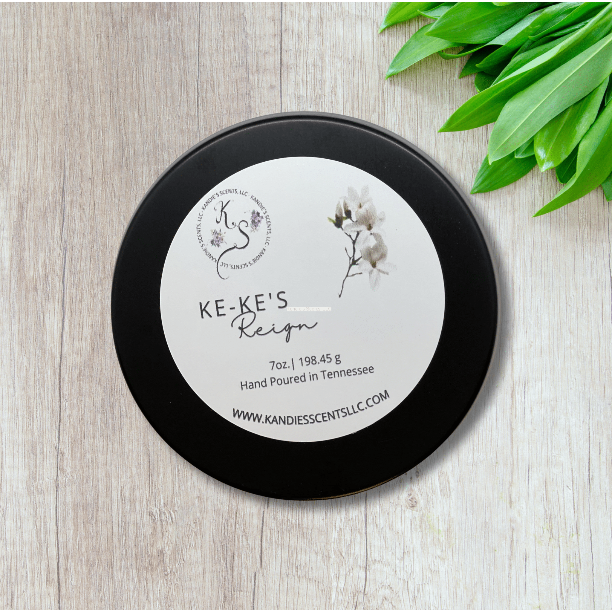 Luxury portable soy wax candle with French lavender and Egyptian amber