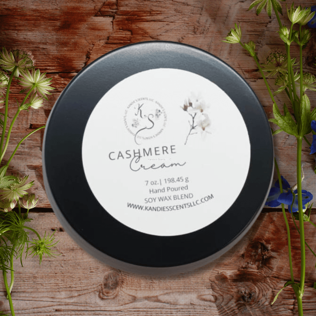Hand-poured candle with cozy and elegant fragrance in matte tin