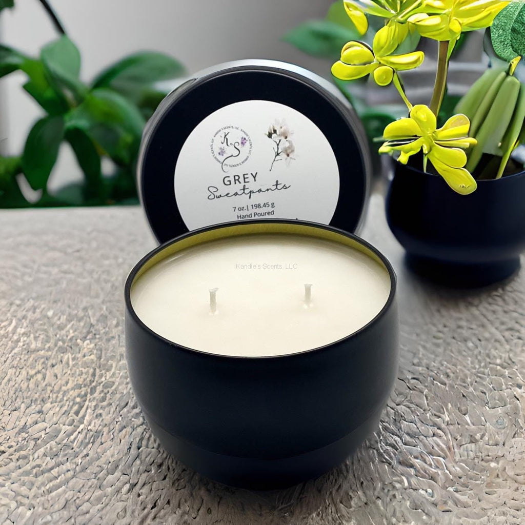 Travel-size masculine candle with cedarwood base